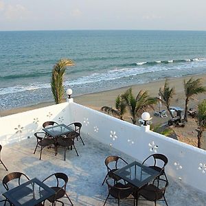Baanmontra Beach Resort - Bankrut